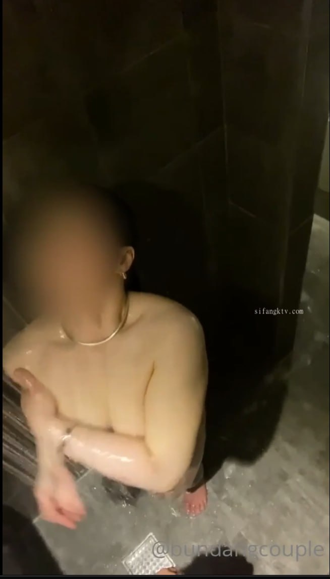 大陆AV剧情：淫魔老师偷窥学生自拍束缚强肏